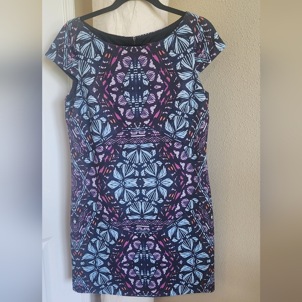 VINCE CAMUTO lined Dress. Perfect Any Occasion!